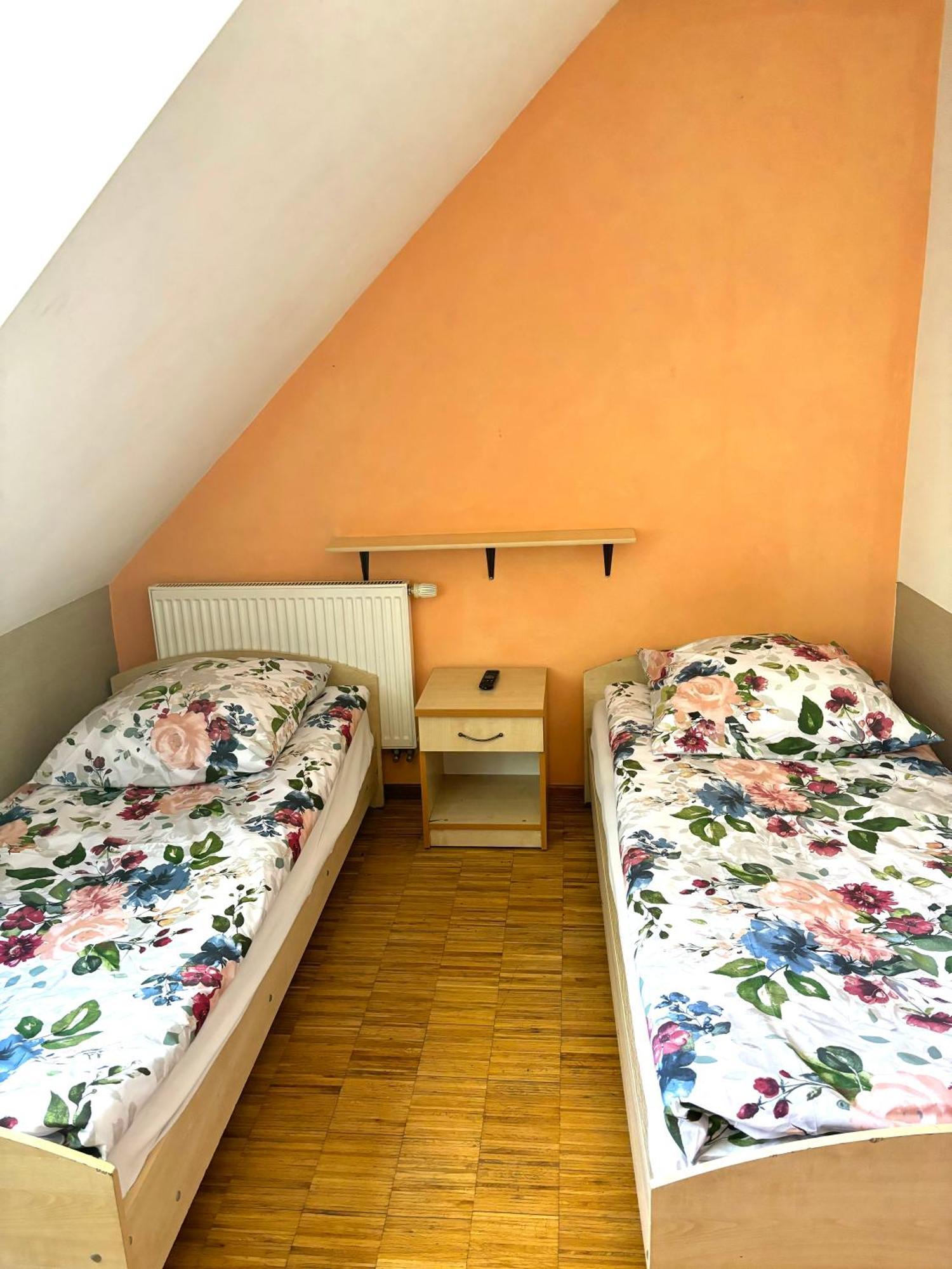 Hostel Nuove Frontiere Neisse Exterior foto